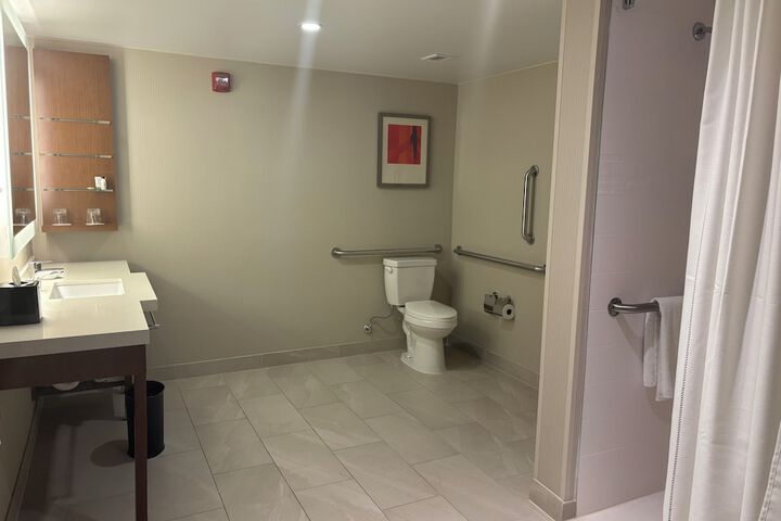 Room 16 of 34