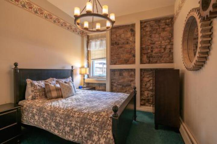 Room 15 of 19