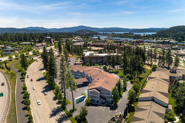 Holiday Inn Express & Suites Interstate 90 by IHG