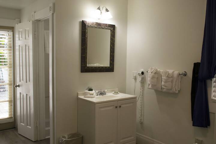 Room 28 of 112