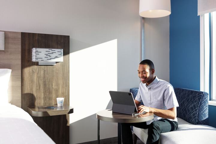 Holiday Inn Express & Suites Alexandria by IHG