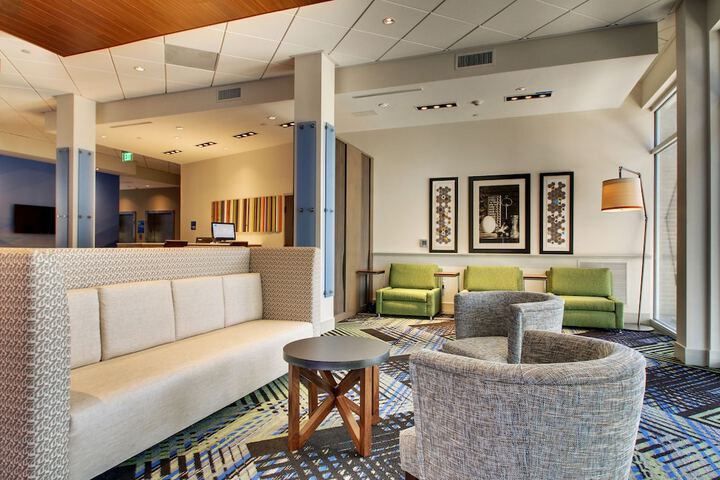 Holiday Inn Express & Suites Summerville by IHG