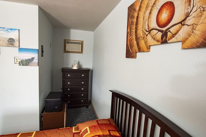 Room 40 of 154