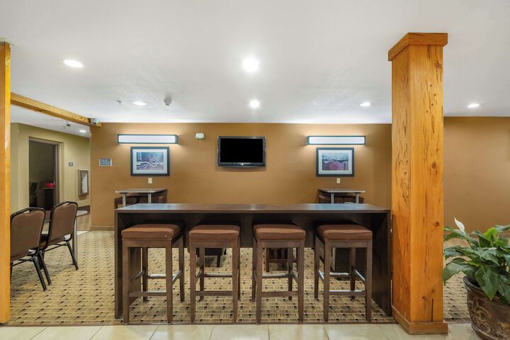 Hotel Interior 10 of 34