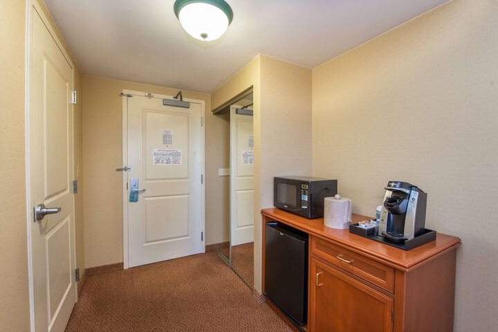 Room 18 of 34