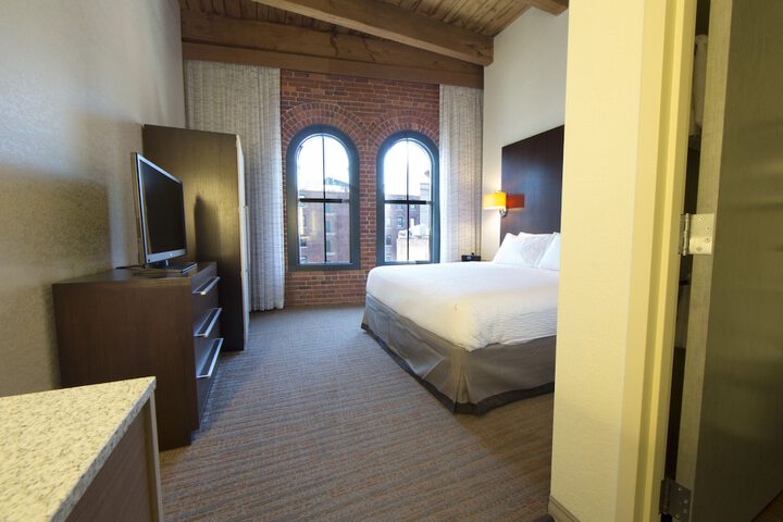 Room 51 of 100