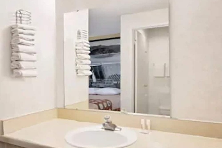 Room 7 of 30