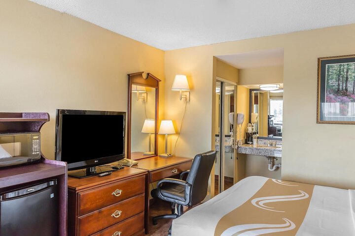 Quality Inn Calera I-65 exit 231