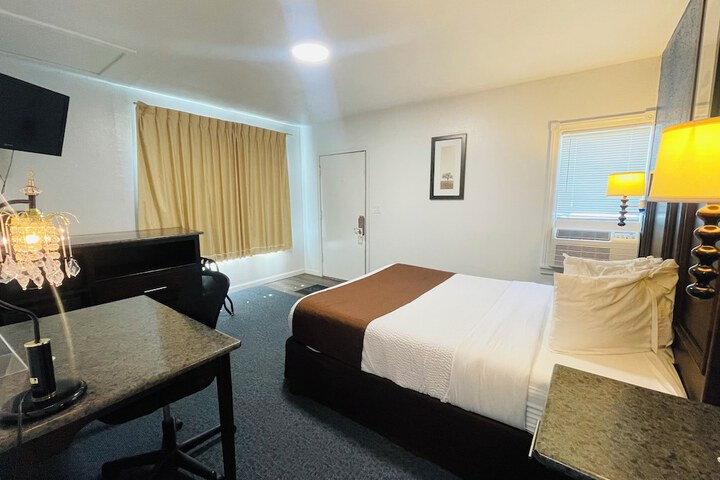 Sparta Inn