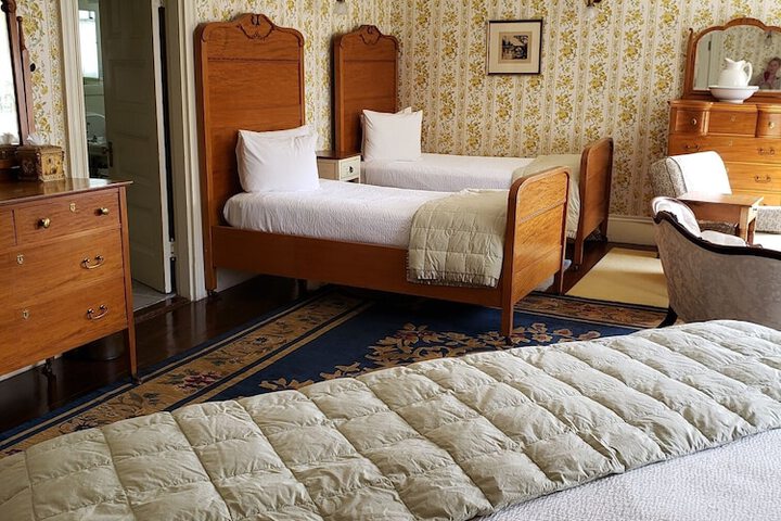 Moseley Cottage Inn & Town Motel