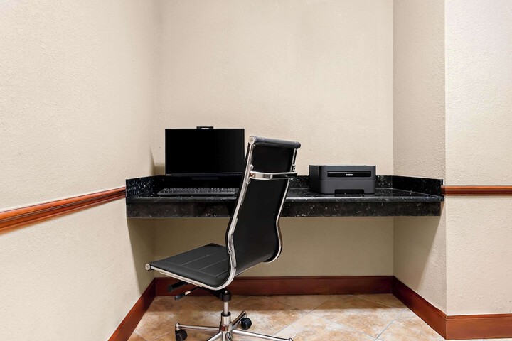 Business Center 36 of 36