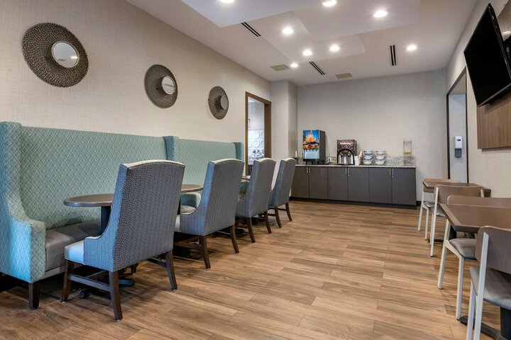Comfort Suites Fort Lauderdale Airport & Cruise Port