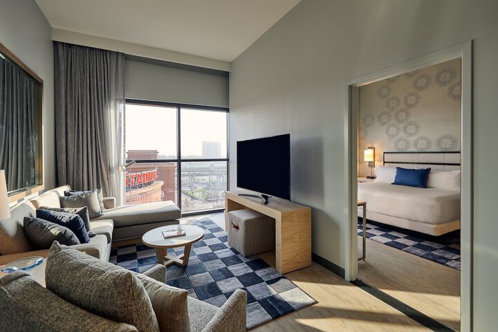 Room 15 of 38