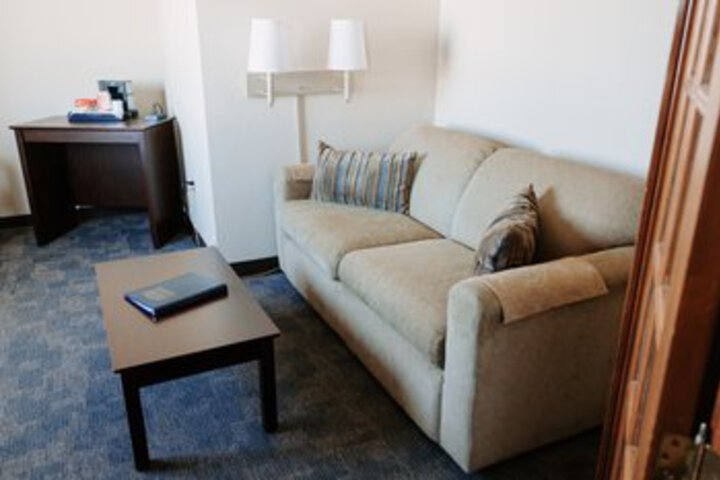 Suite 27 of 168