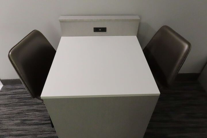 Room 16 of 38