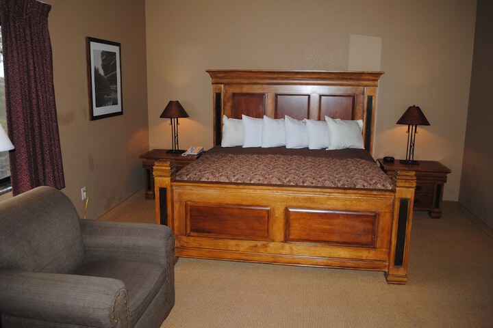 Room 13 of 34