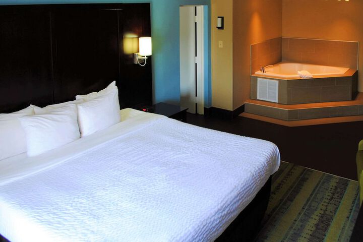 Room 28 of 131