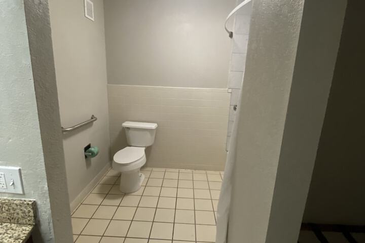 Room 8 of 21