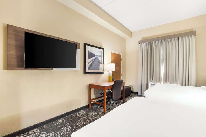 Room 45 of 62