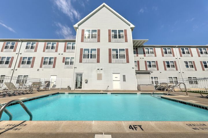 Lancaster Inn and Suites