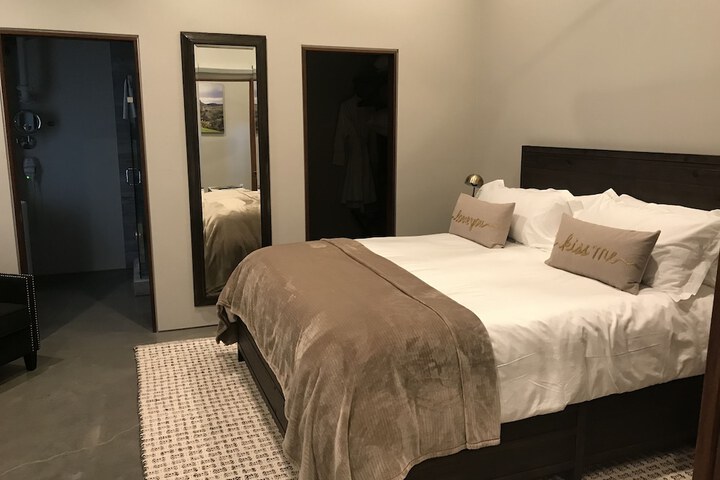 Room 21 of 77
