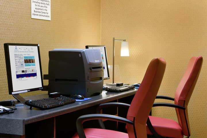 Business Center 84 of 99