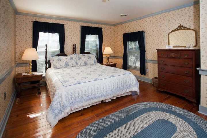 Room 32 of 42