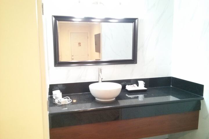 Room 17 of 19