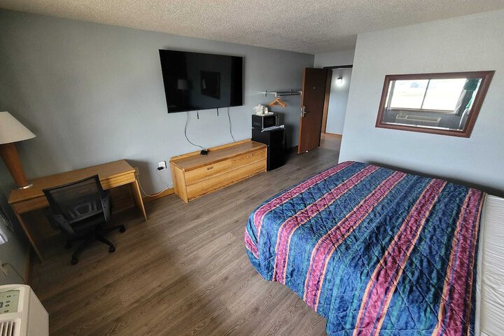 Room 25 of 33