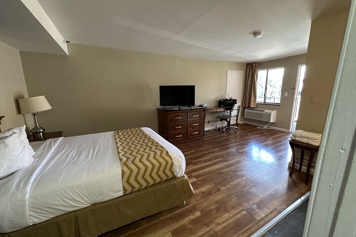 Travelodge by Wyndham Reno Downtown