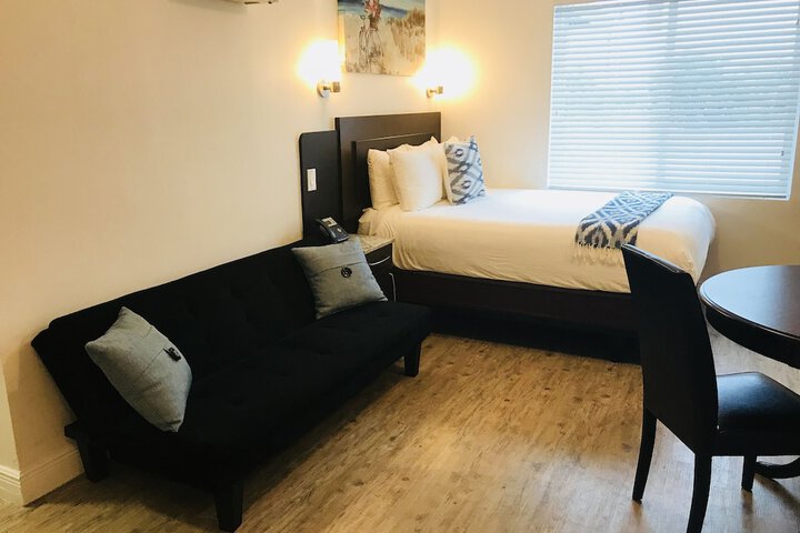 Room 33 of 60