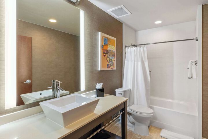 Cambria Hotel Plano Frisco