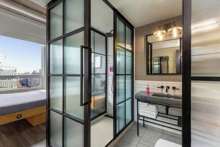 Room 58 of 103