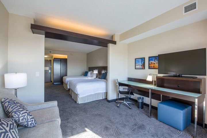 Room 10 of 43