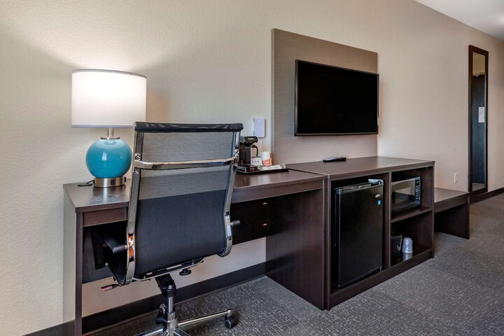 Room 26 of 38