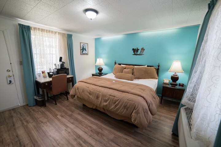 Room 52 of 82