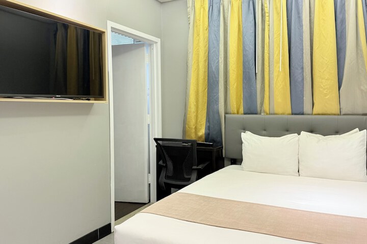Room 17 of 48