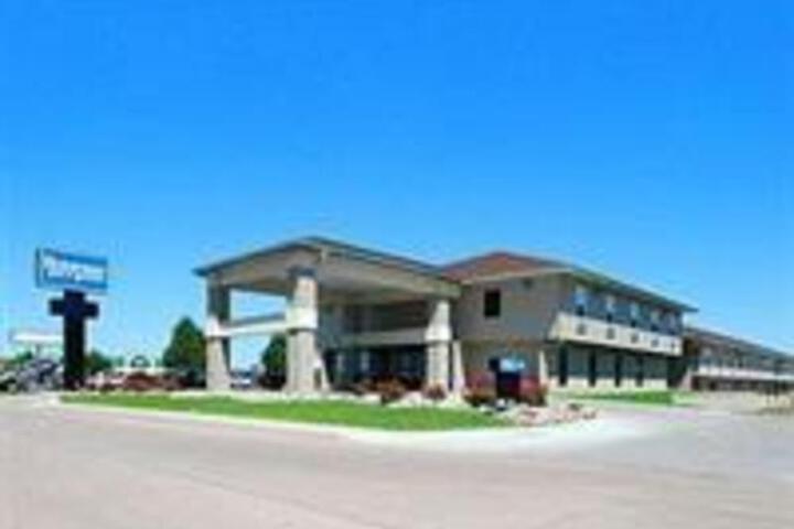 Rodeway Inn & Suites