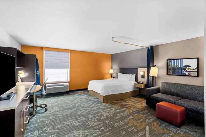 Room 10 of 38