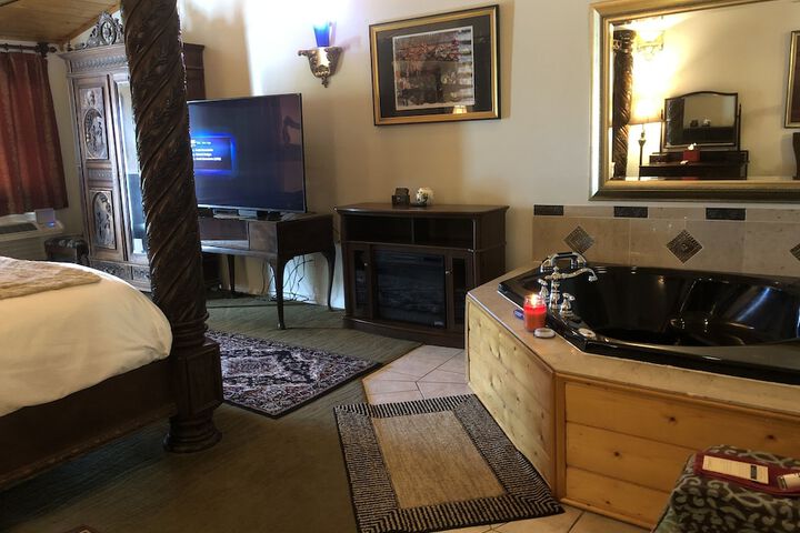 Echo Canyon Spa Resort (Adults Only)