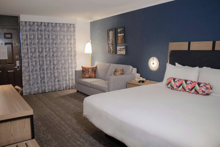 Room 6 of 20