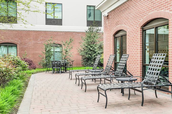 Holiday Inn Express & Suites Wilmington-Newark by IHG