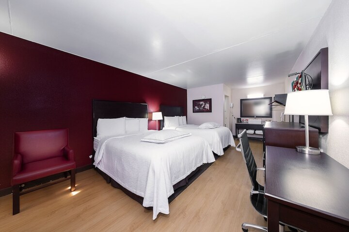 Room 33 of 45