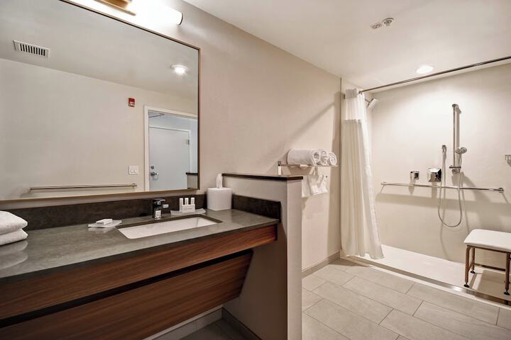 Room 28 of 41