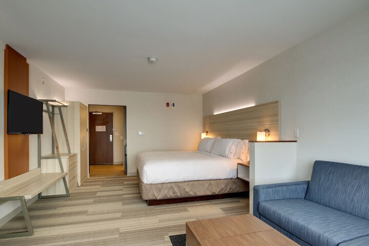 Room 32 of 70