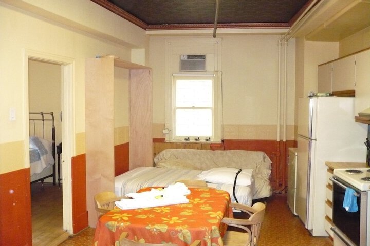Room 24 of 31