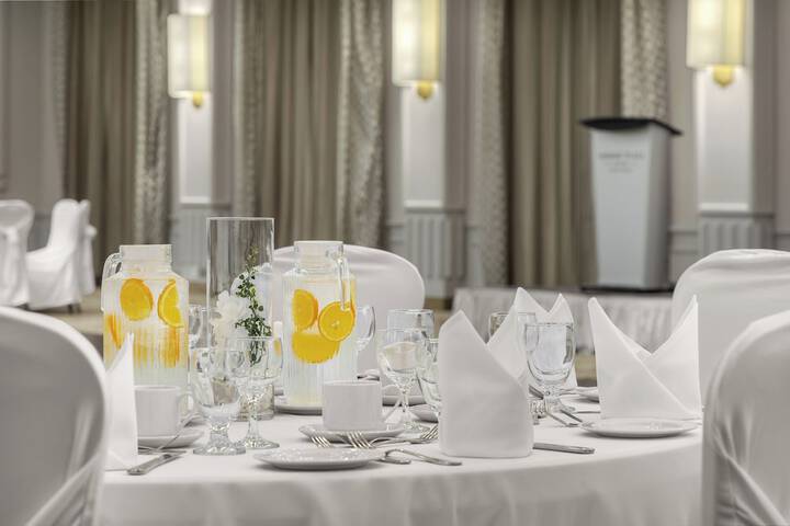 Crowne Plaza Kitchener-Waterloo by IHG