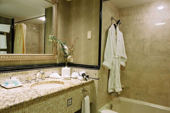 Room 18 of 29