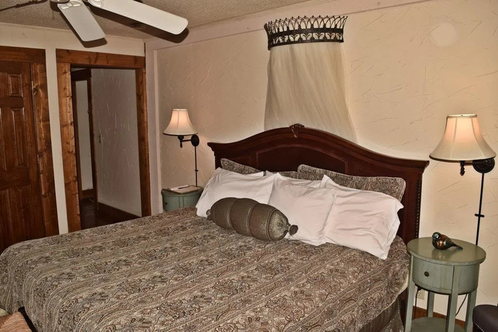 The Overlook Inn