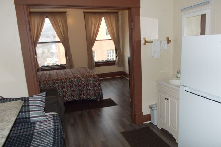 Room 8 of 11